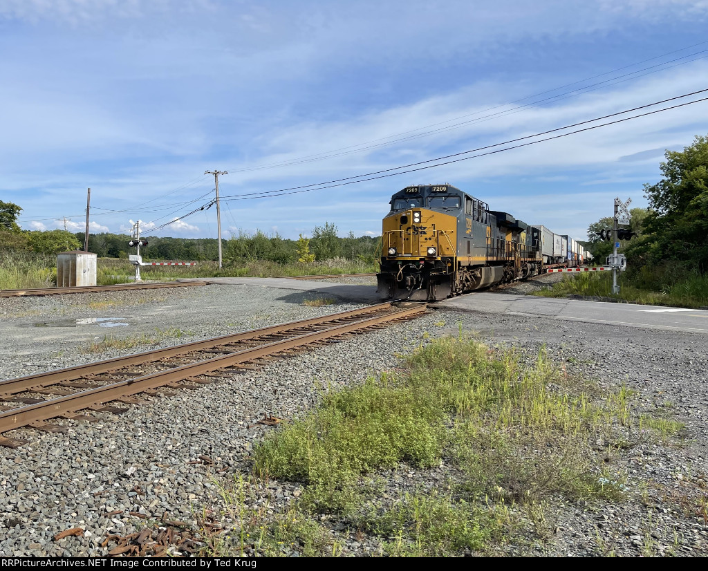 CSX 7209 & 5251